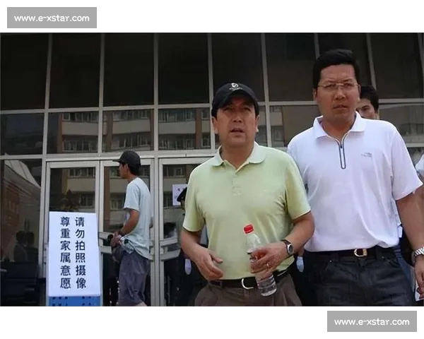 邹阳喜得千金升级奶爸,水均益澄清离婚传闻:家庭温情背后的真相